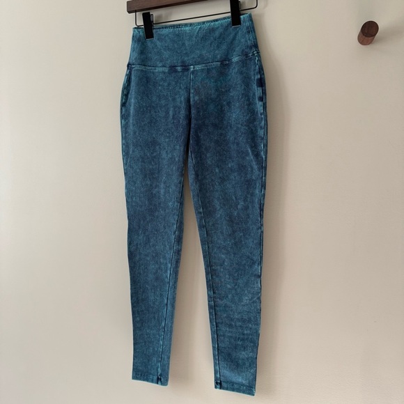 ZANANA MINERAL WASHED LEGGINGS DEEP TEAL SIZE MEDIUM EUC - Picture 1 of 4